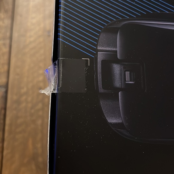 New never used! Samsung Gear VR with Controller - Picture 4 of 5